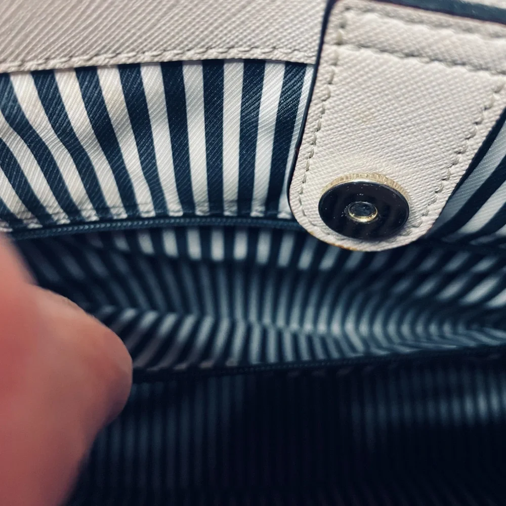 Kate Spade Large Shoulder Bag Beige EUC 3 Big Compartments B & W Striped Lining - Picture 6 of 14